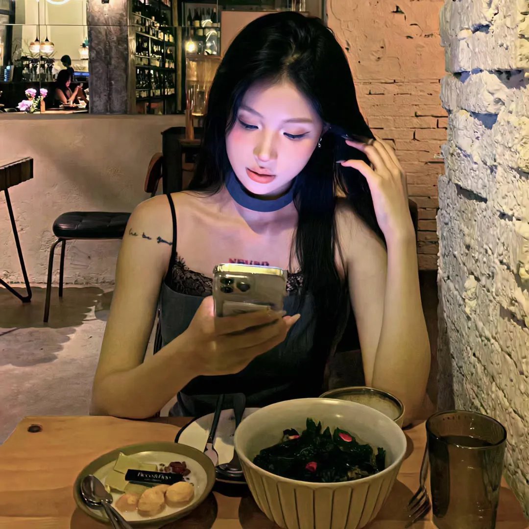 录音棚实拍：剧组工作人员片场意外受伤，导演当场摔剧本